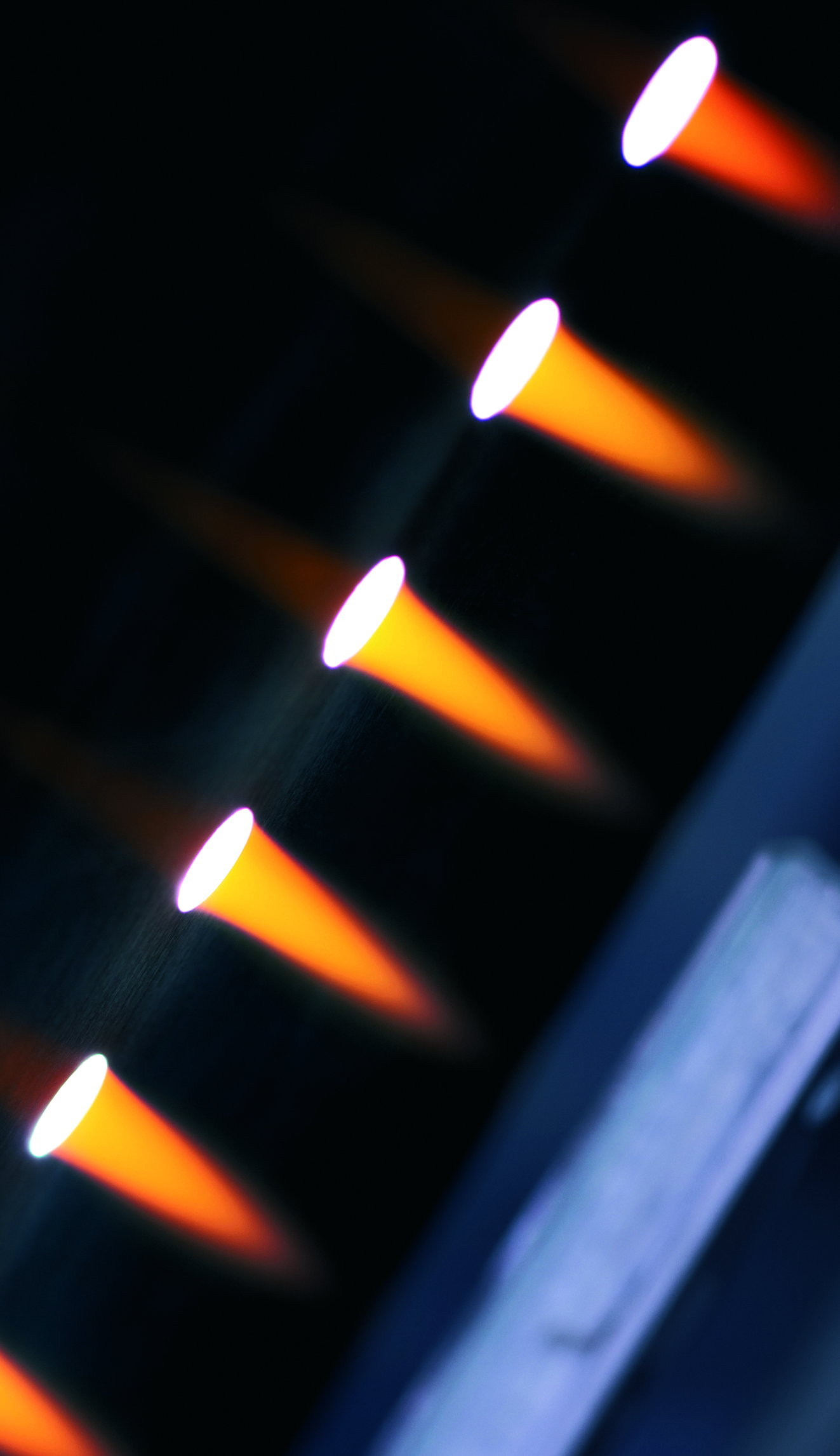 PECVD bei Atmosphärendruck mittels LARGE-Plasmaquelle PECVD bei Atmosphärendruck mittels LARGE-Plasmaquelle.